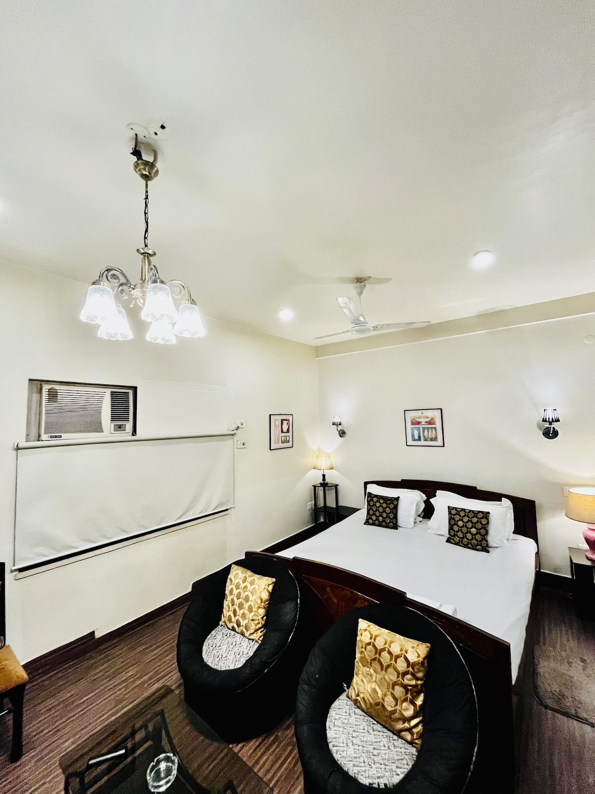 Ballygunge双卧室1000平方英尺的主要公寓路线。