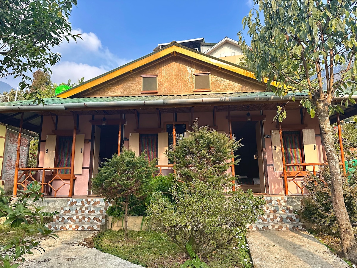 Eshab Homestay Cottages & Menchu Spa(HEEM)