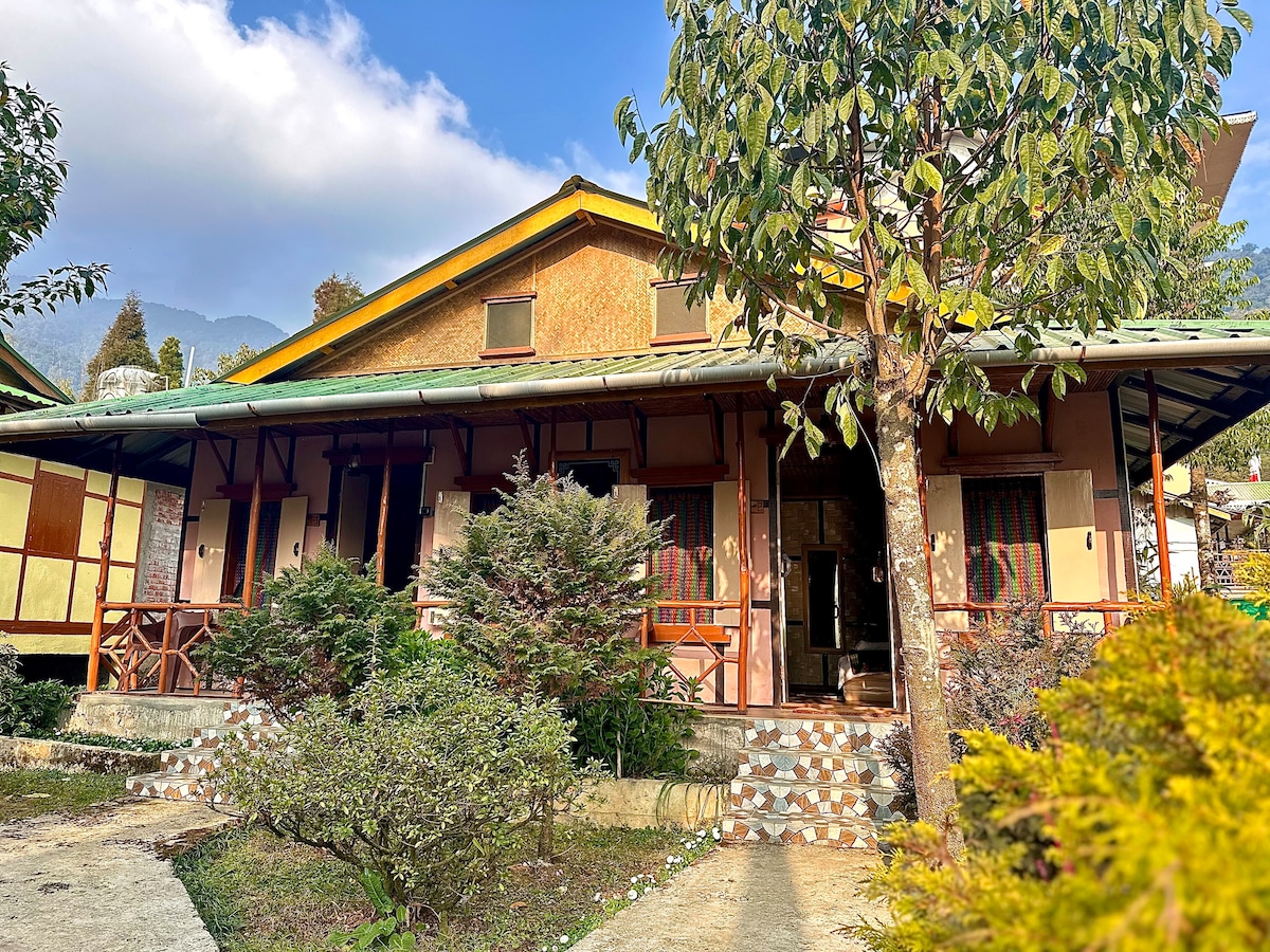 Eshab Homestay Cottages & Menchu Spa(HEEM)