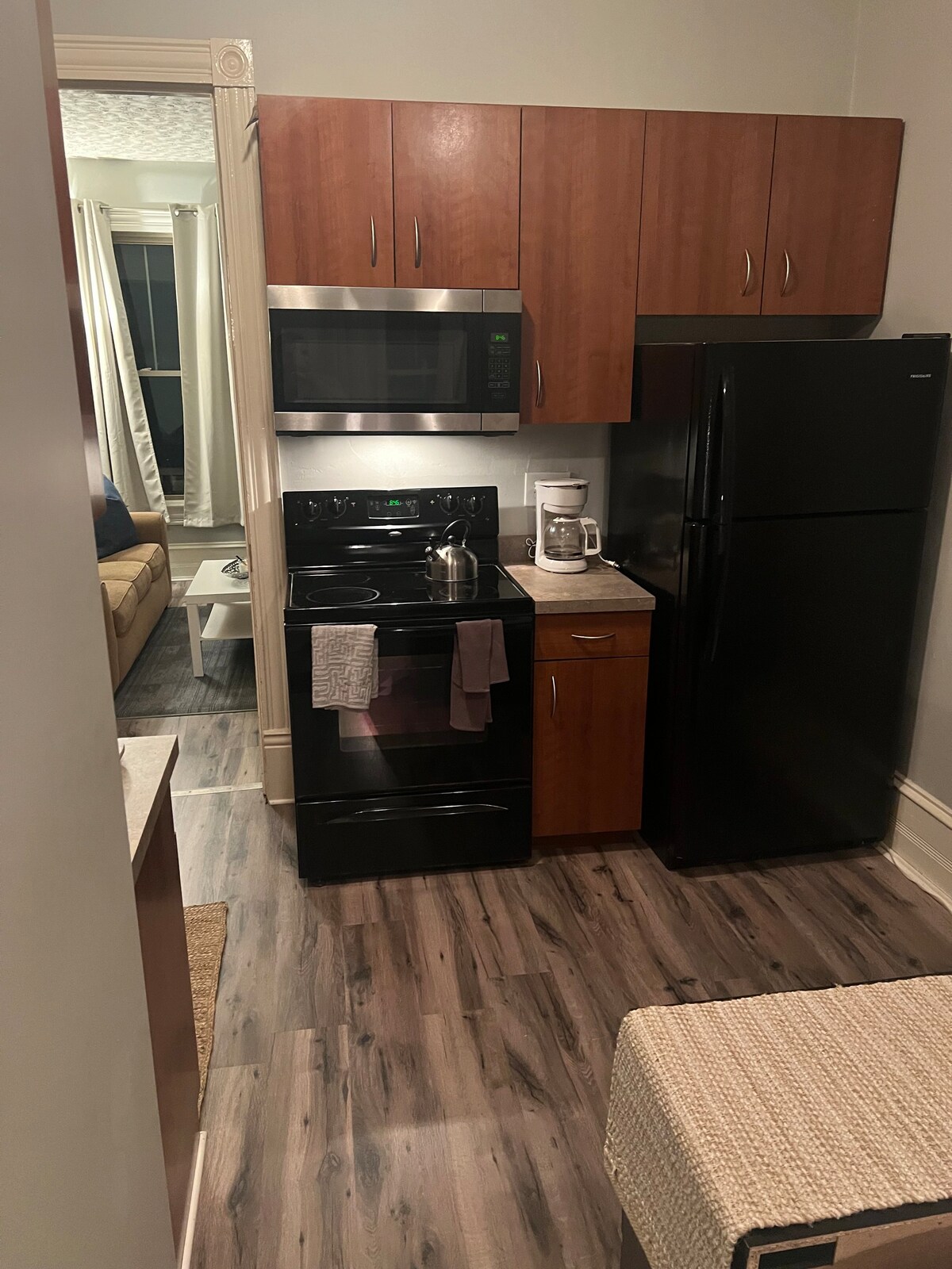 1 block to Hospital  Private Studio in  Roxbury!