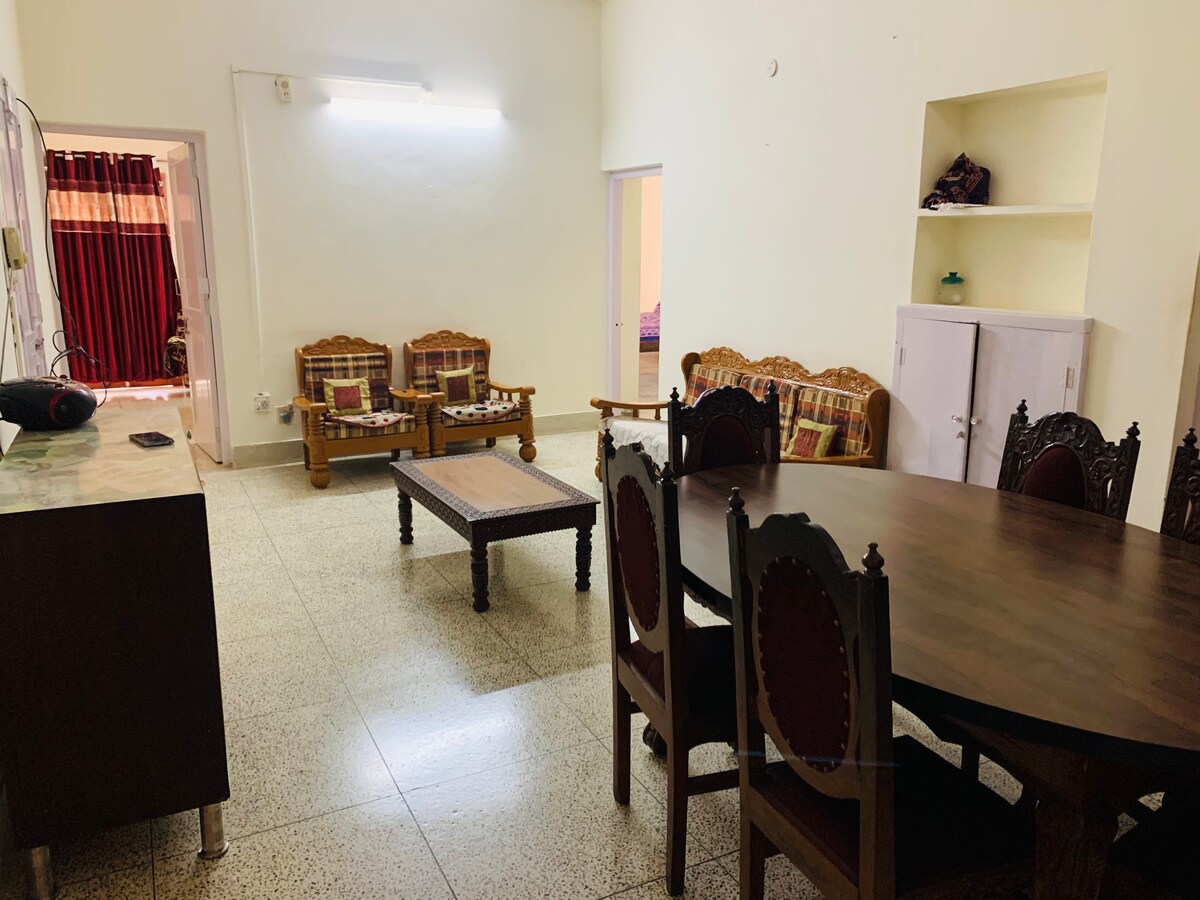 Amita’s Haven!
Beautiful 3BHK in a calm locality