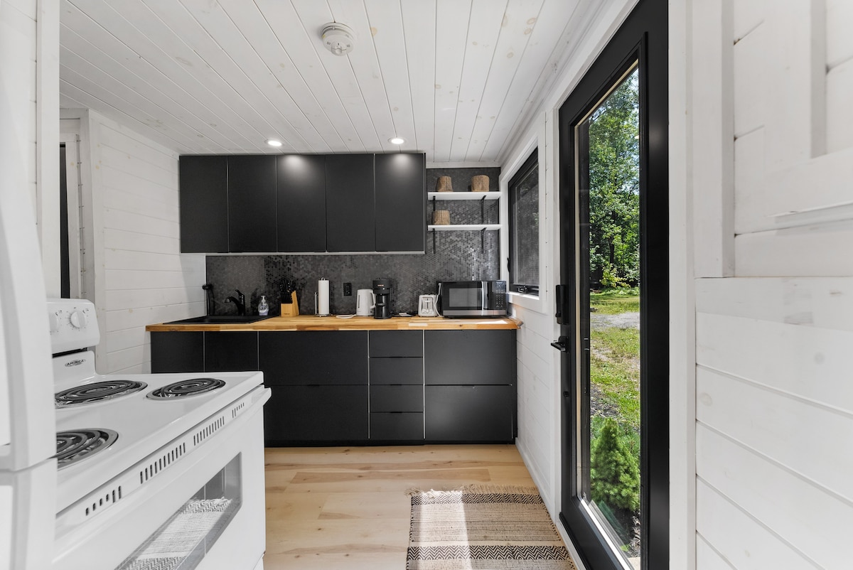 Beachfront cottage on the Ottawa River