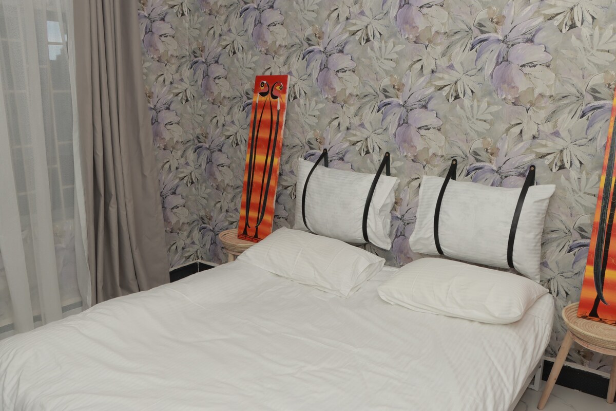 Ensuite Room 1 - King Bed - 5G Wi-Fi -Hottub -PS4