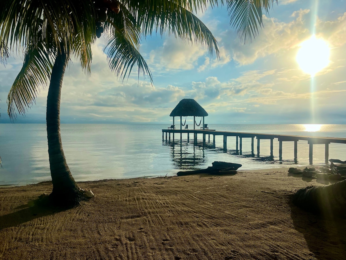 Beachfront w/ GOLF CART & EXTRA STUDIO