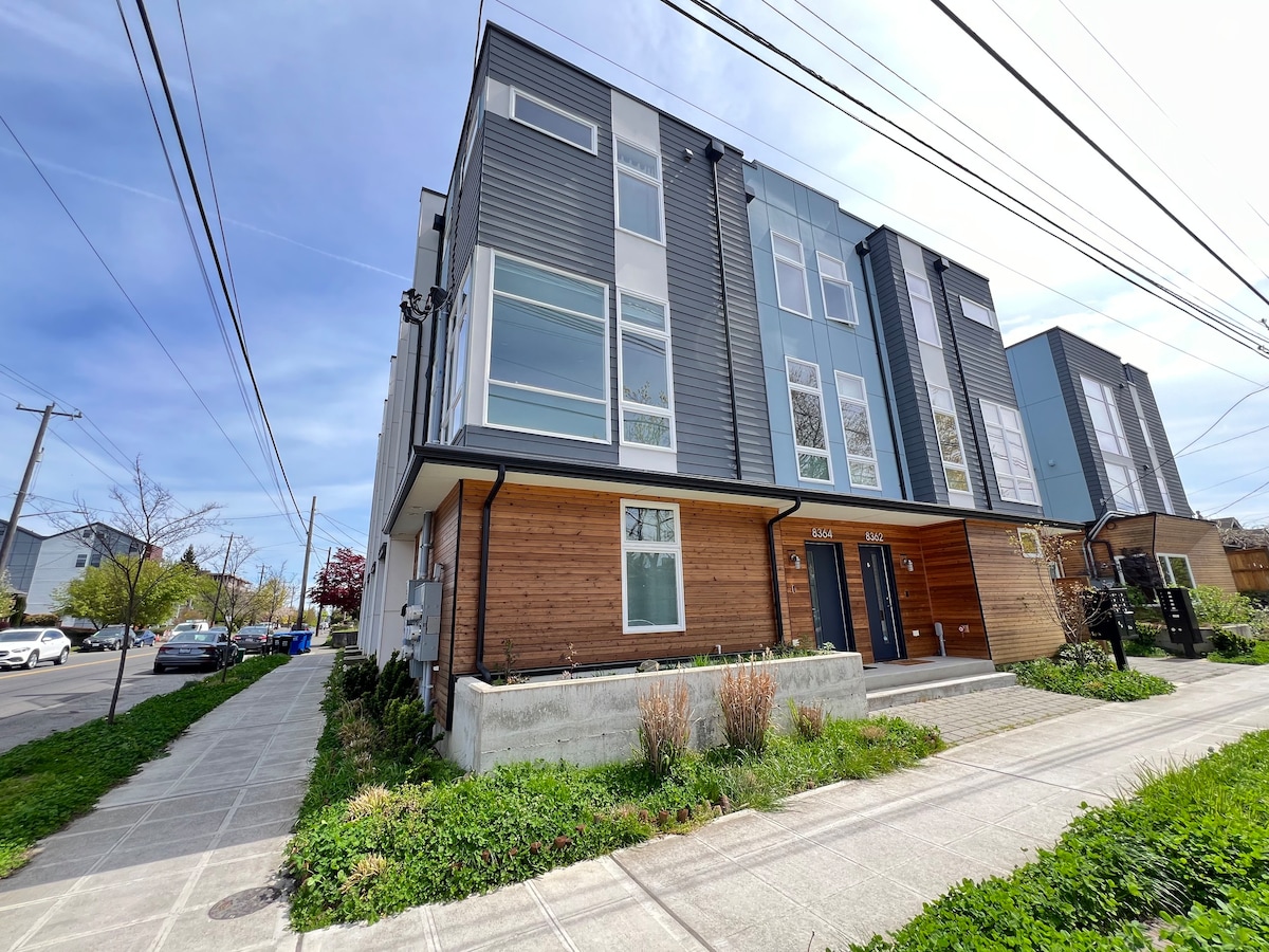 Luxury Rooftop Townhome | Mountain Views | AC