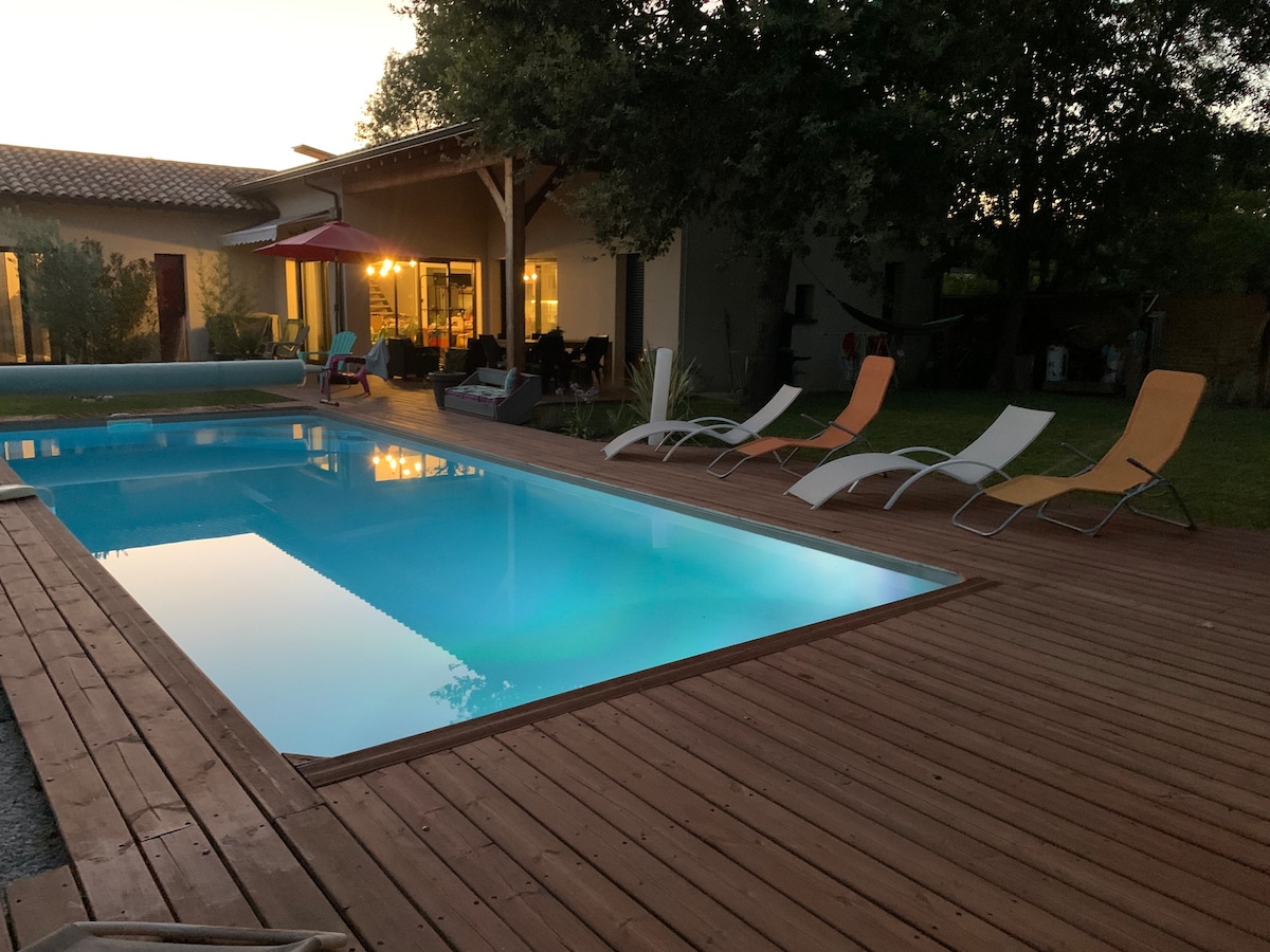 Villa avec piscine et bain scandinave