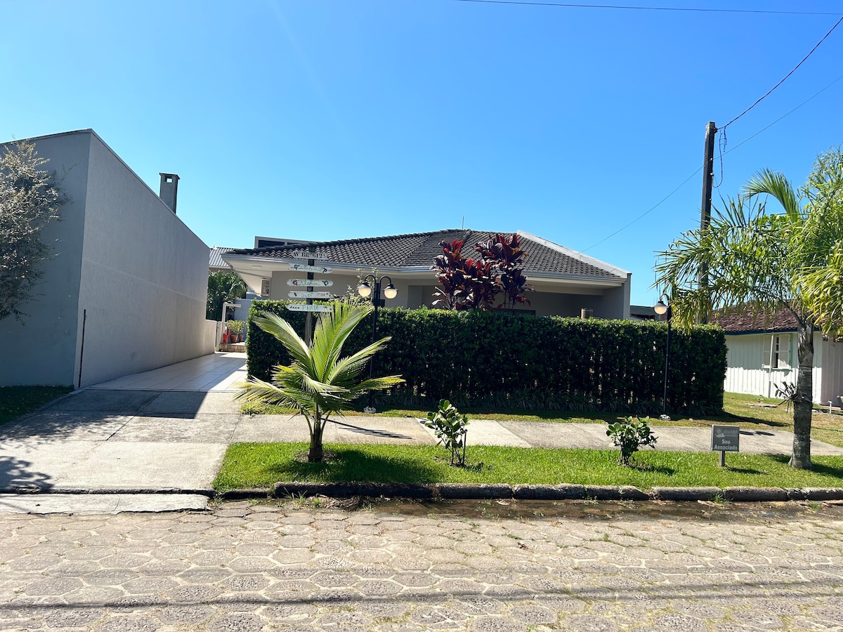 Casa Térrea, aconchegante, em Balneário Atami!