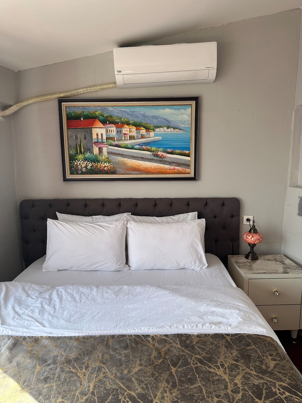 豪华客房和独立露台，可欣赏到伊斯坦布尔的博斯普鲁斯海峡