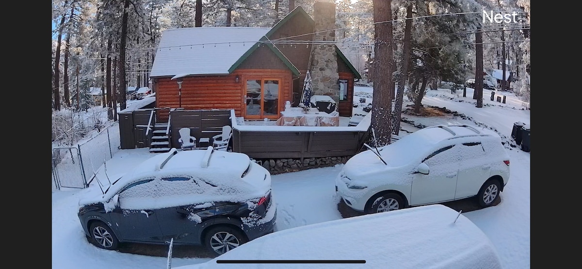 Big Buck Cabin. fireplace, 5 min to mountain high