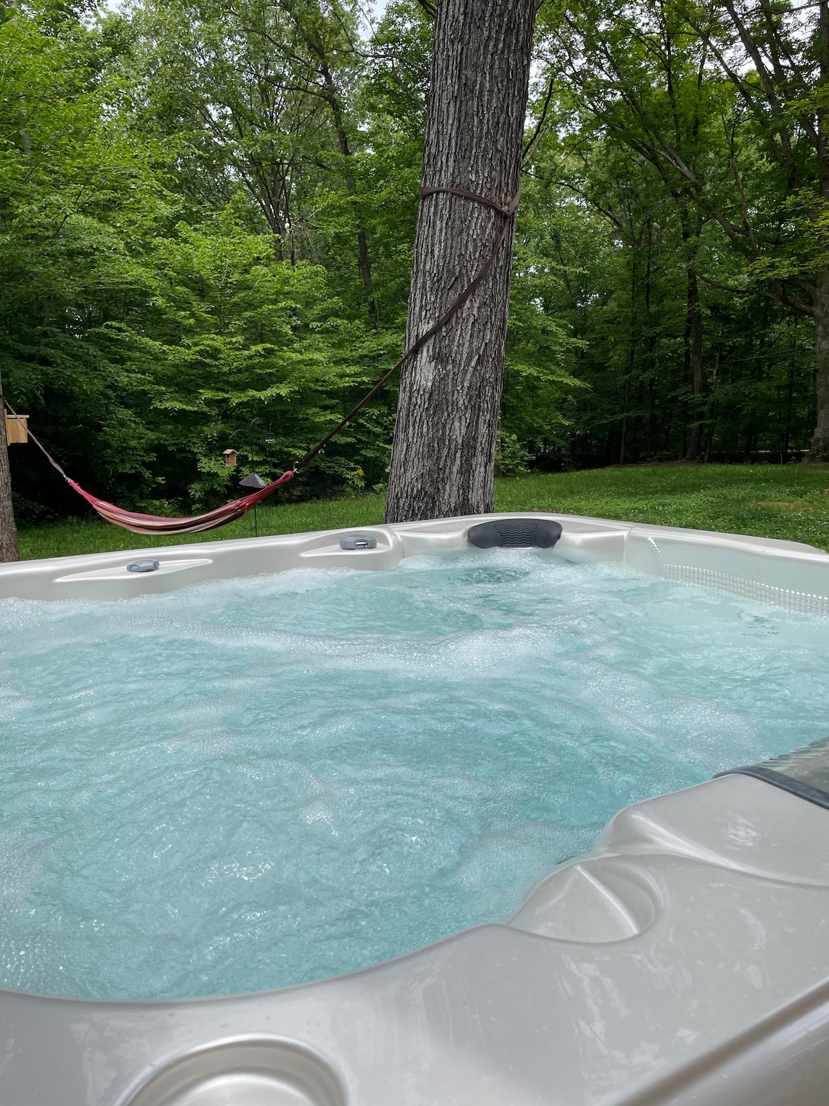 Jacuzzi, Fireplace, Kayaks, 3 bedroom, 2 bathroom