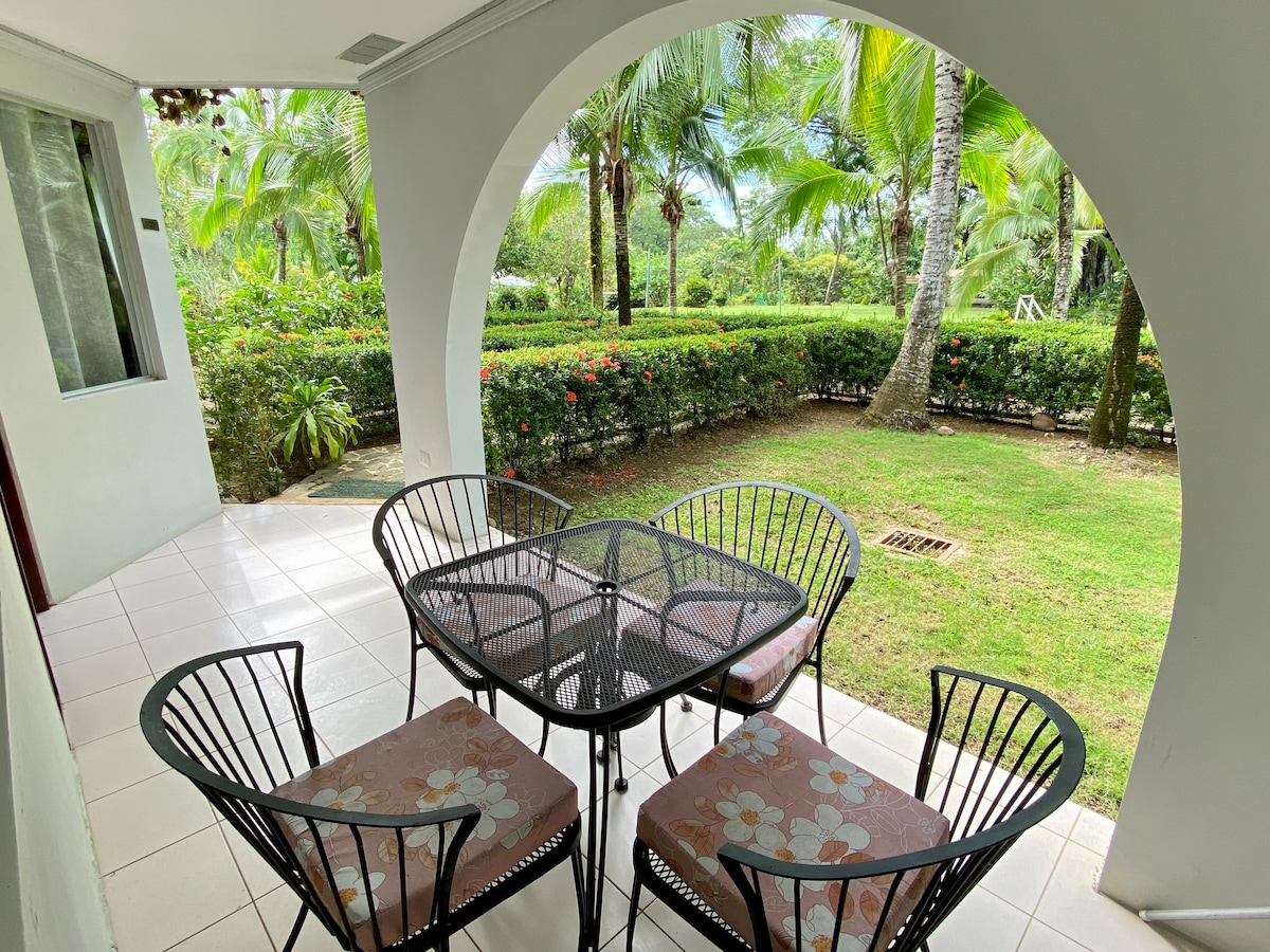 Apt surrounded by nature close to Manuel Antonio