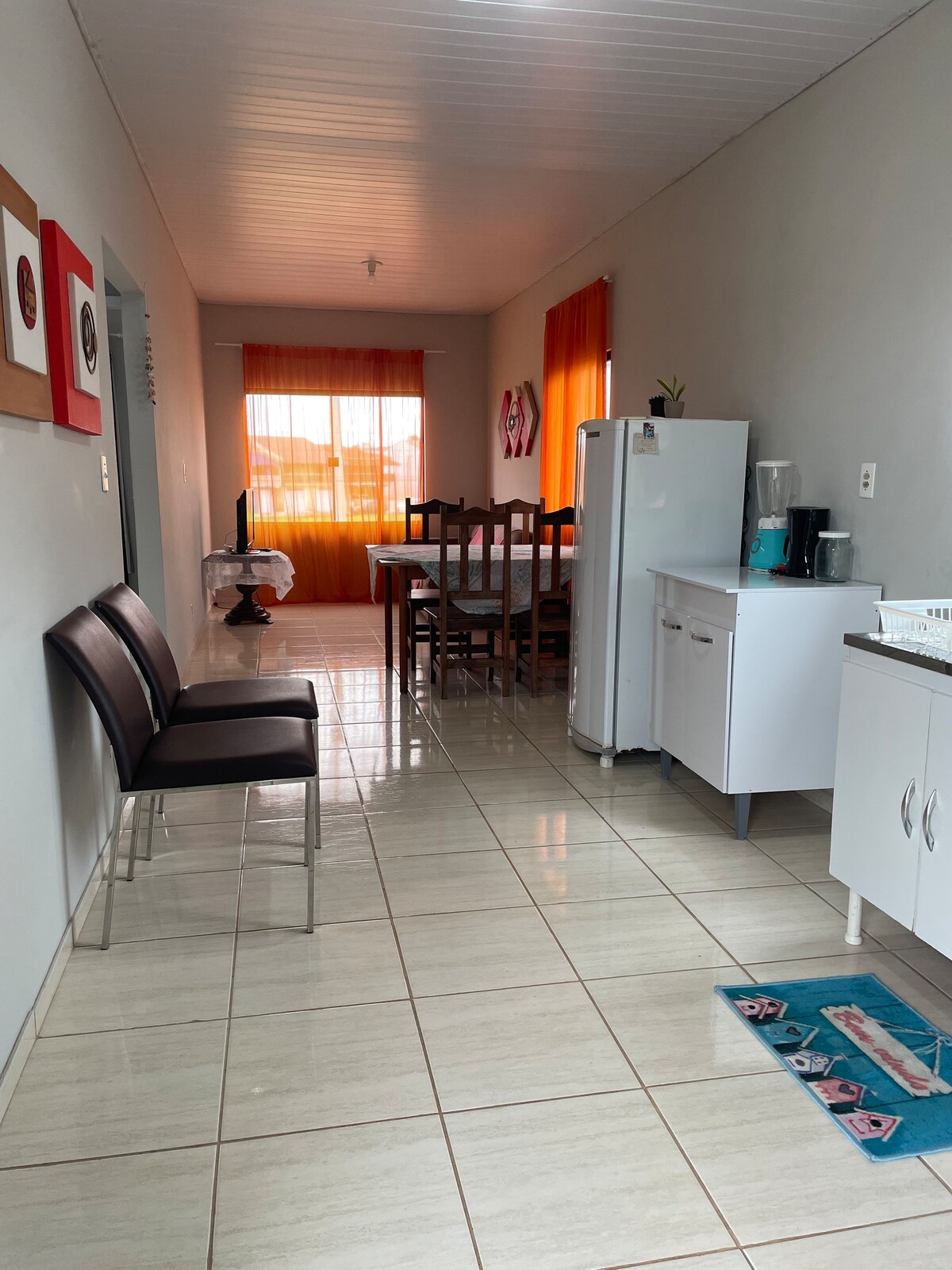 Apartamento no centro, 400 metros da praia.