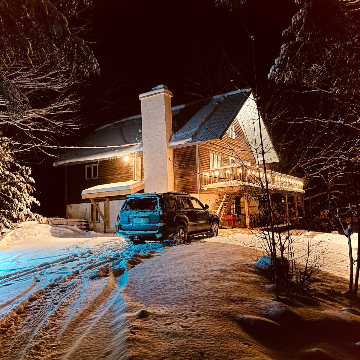 Beautiful Large Ski House Minutes to Mount Snow