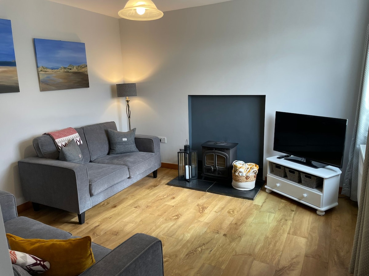 Delightful, warm, cosy cottage on Holy Island.