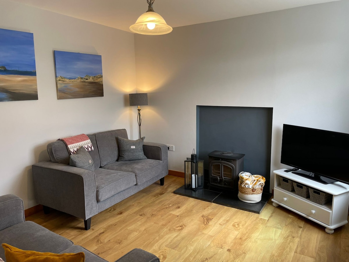 Delightful, warm, cosy cottage on Holy Island.