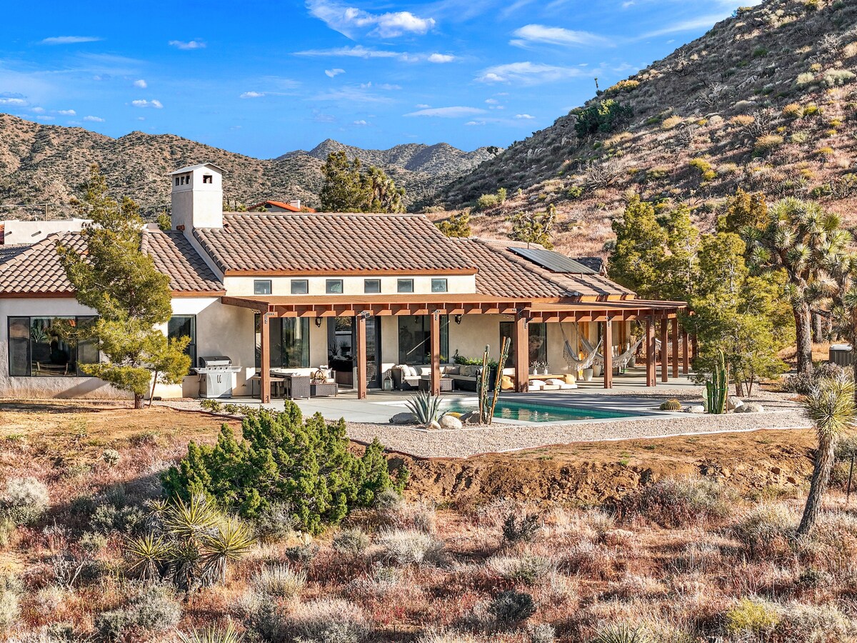 Villa del Toro: Luxury Home near Joshua Tree