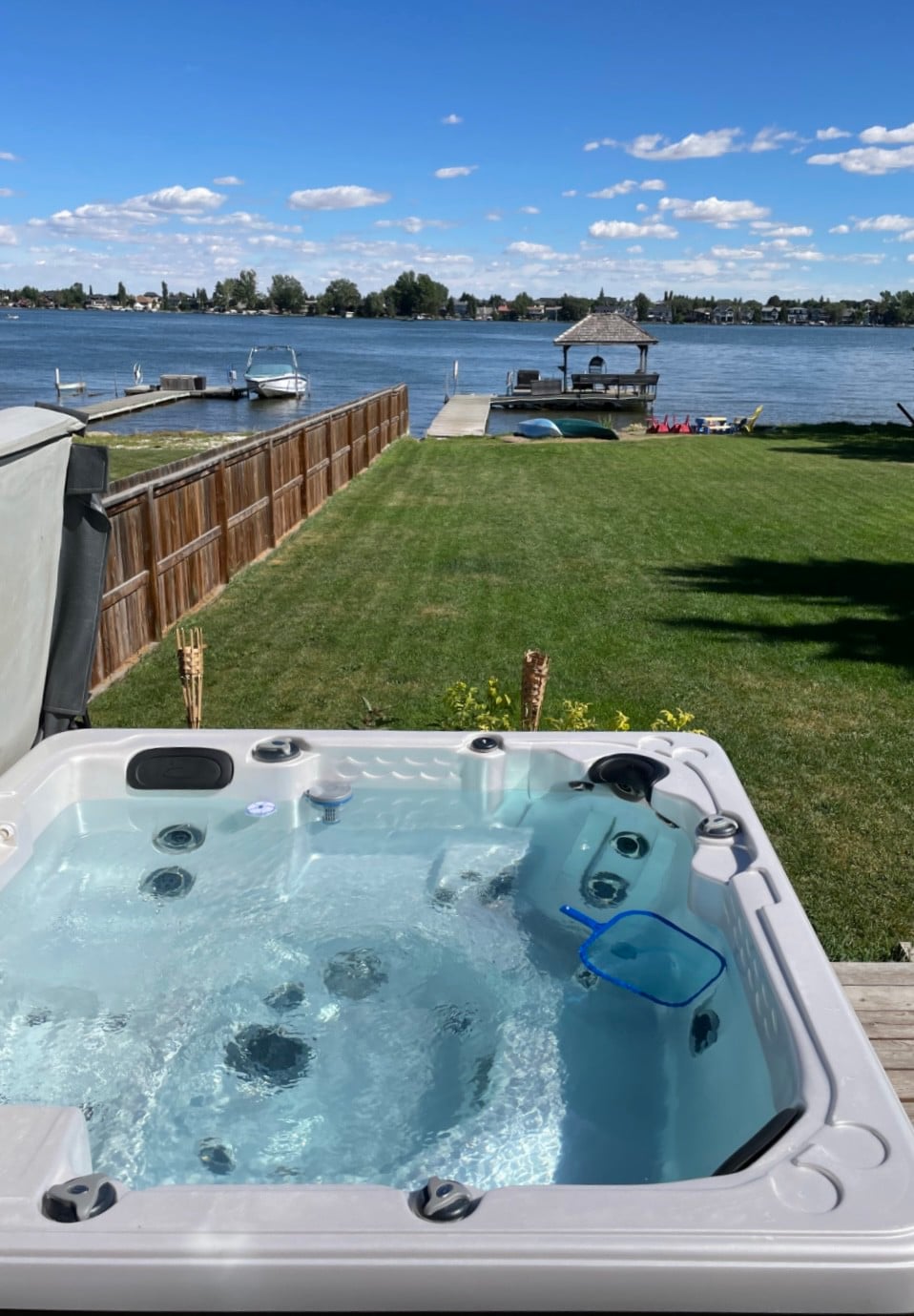 NK PARADISE - Lakefront, Hot Tub,  Covered Dock!