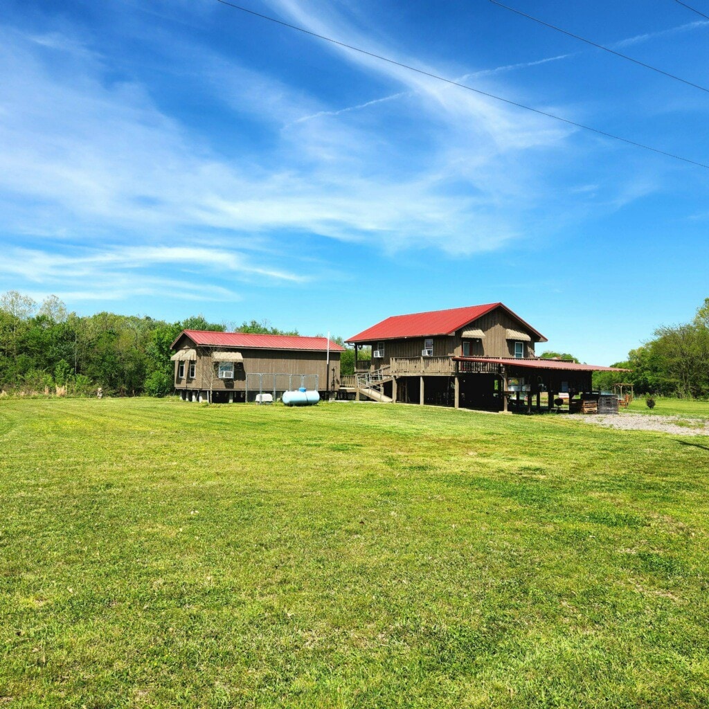 Red Roof River Cabins-One of a kind river oasis!