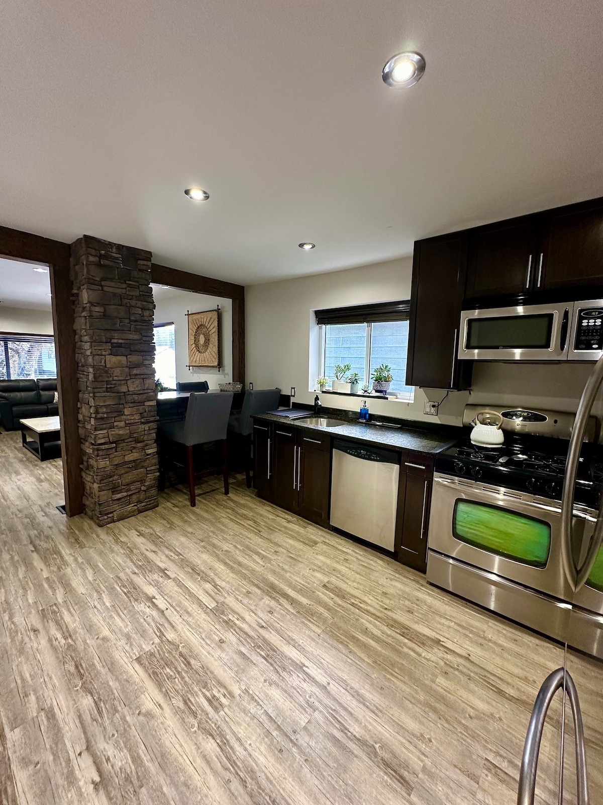 Unique Modern Fernie 2BD/1BA BBQ Patio