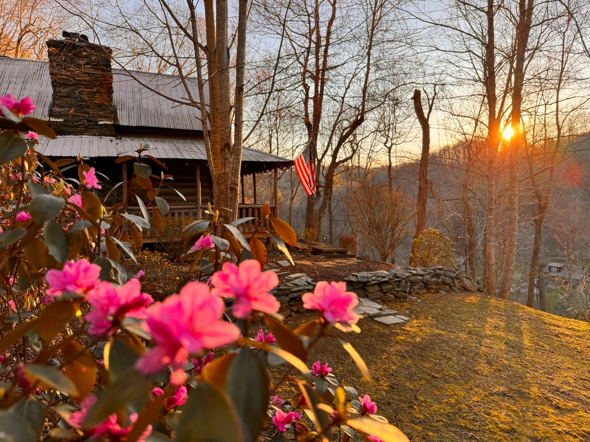 Sanctuary Hill- True Mountain Cabin on New River