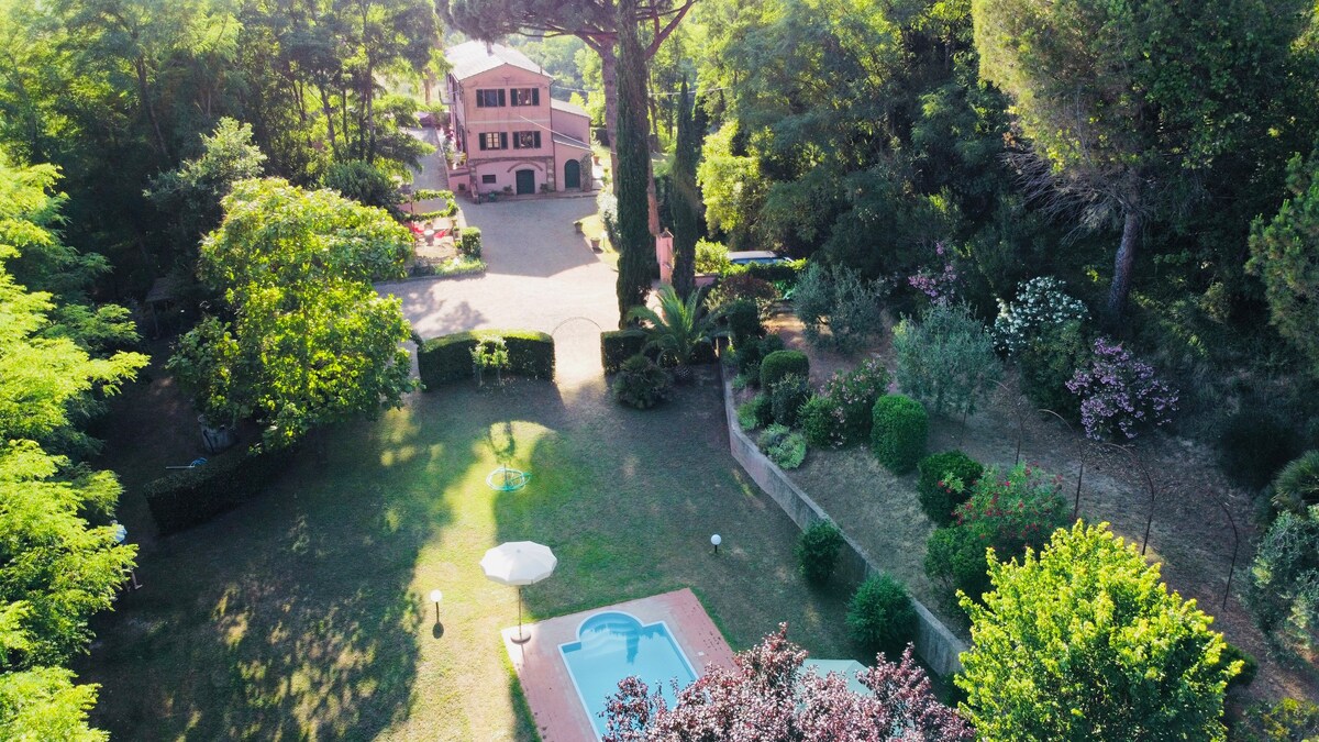 Villa Rosella mit traumhaftem Garten und Pool