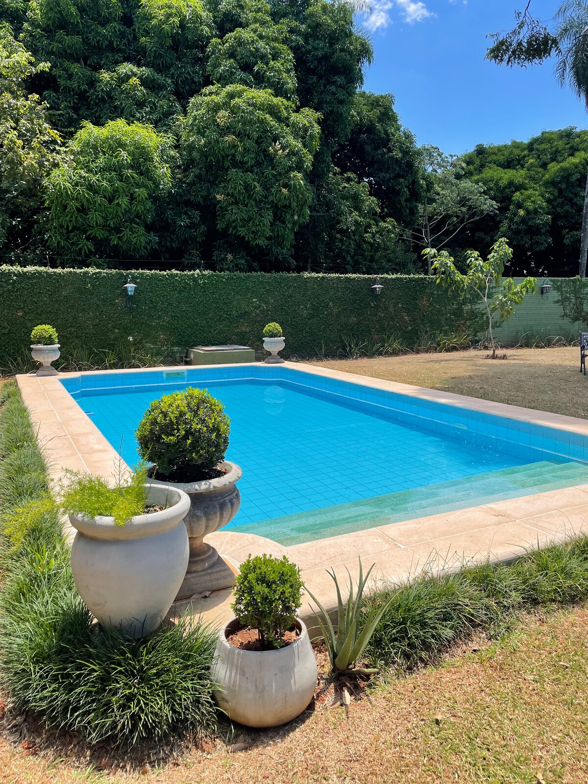 Villarrica带泳池的殖民风格房屋