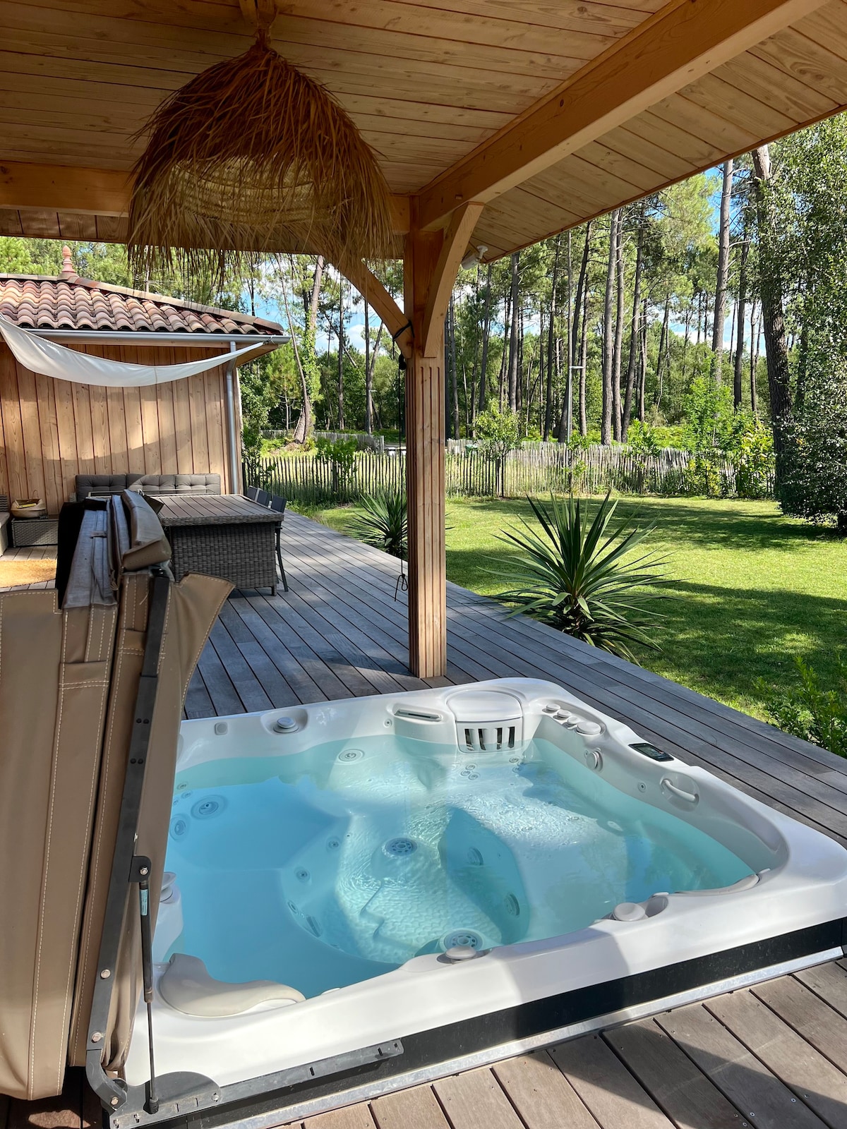 Charmante maison avec SPA piscine proche lac forêt