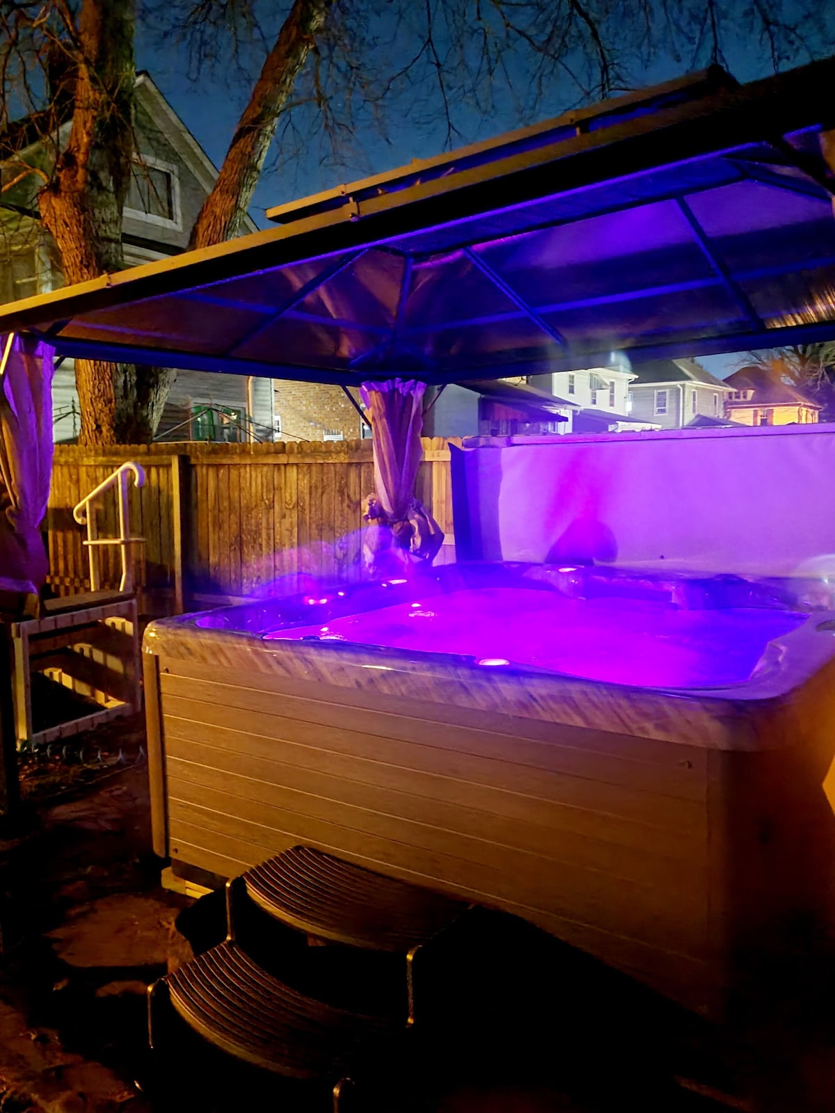 Enjoy a Summer Vacation with HotTub Near Beaches