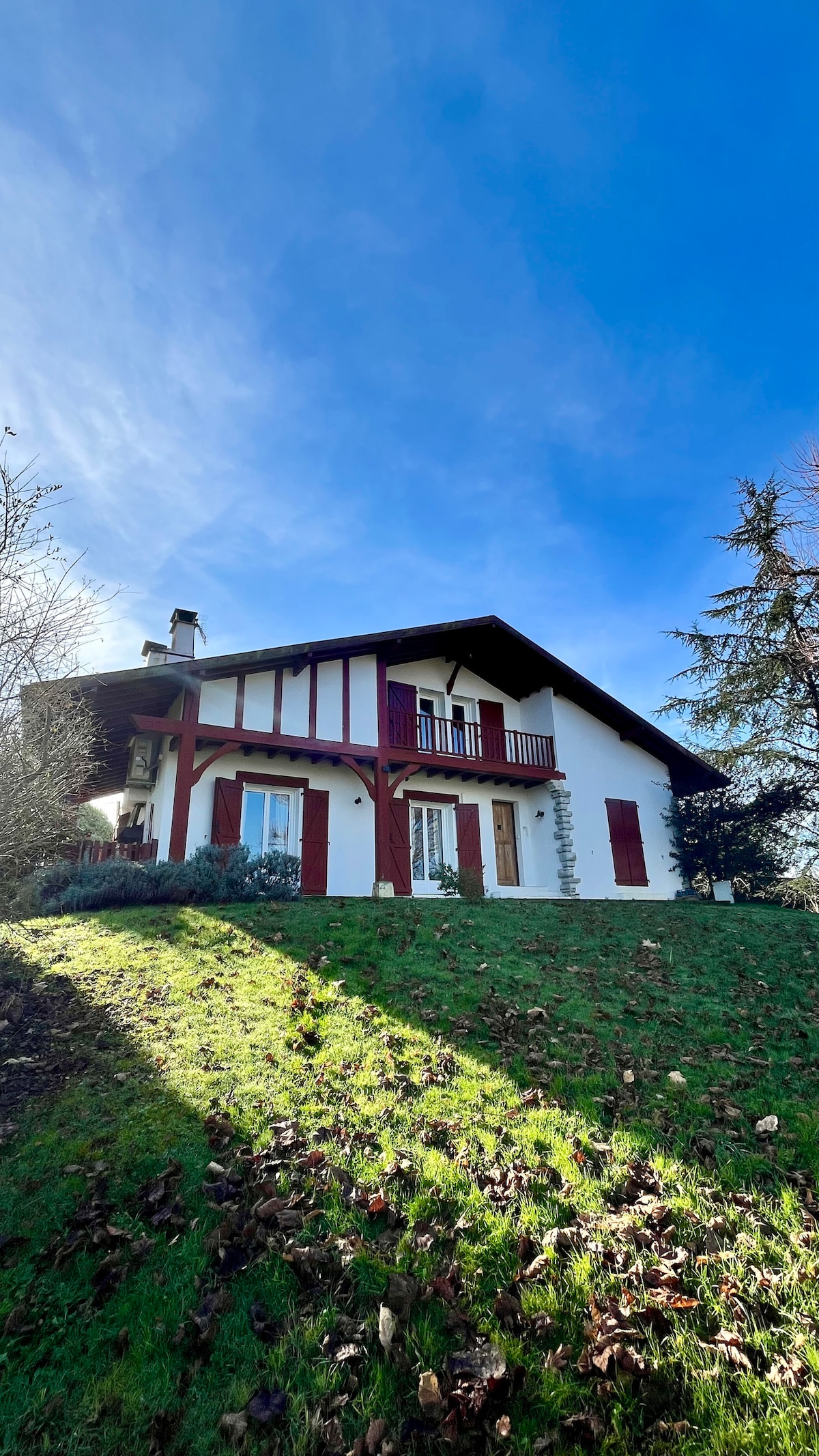 Magnifique villa Basque avec piscine à la campagne