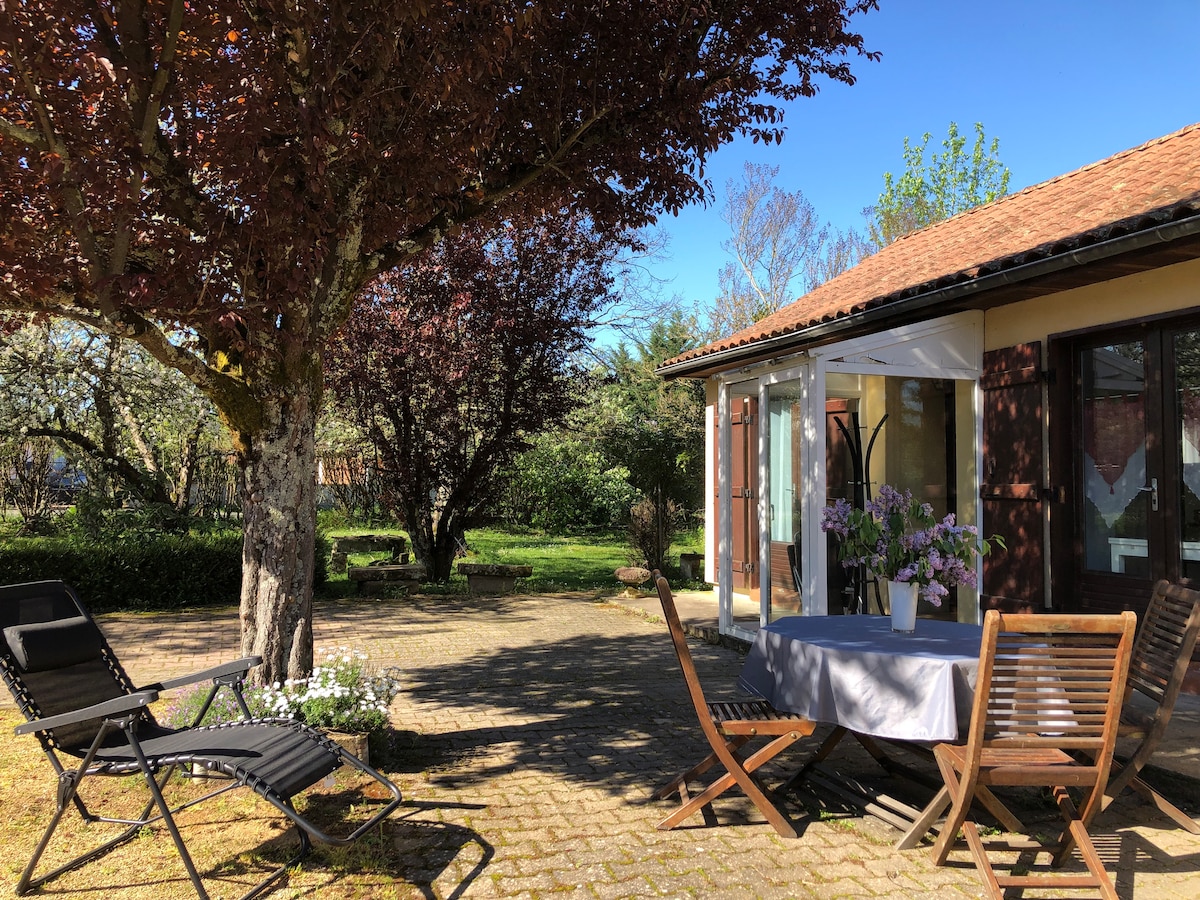 Maison calme avec extérieur et barbecue