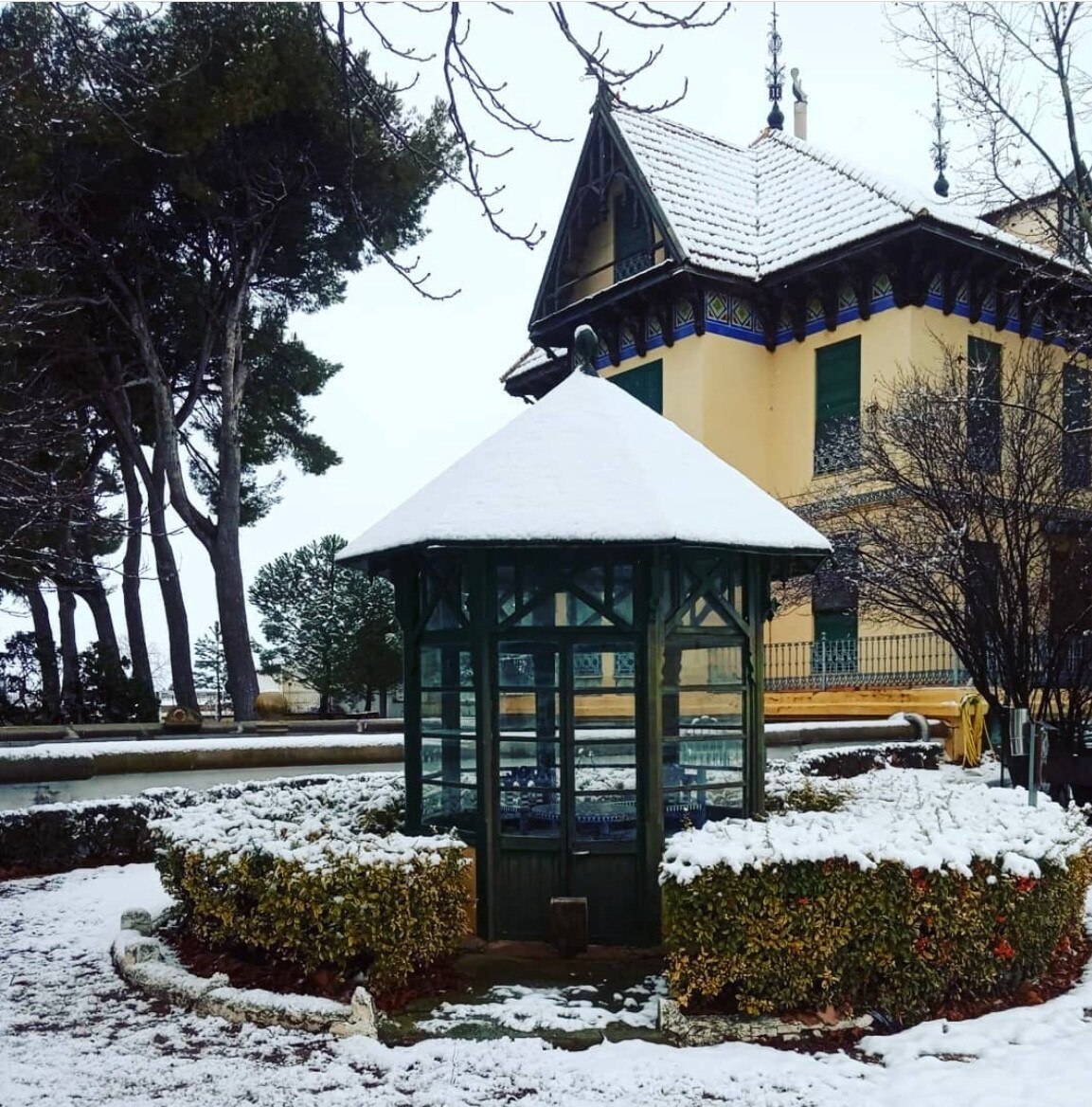 Finca con jardines y piscina