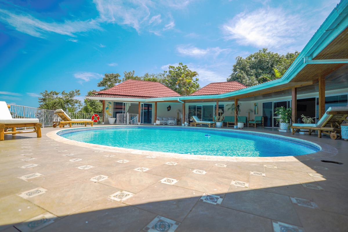 Paradise Found: 5BR Family Villa+Pool and Beach