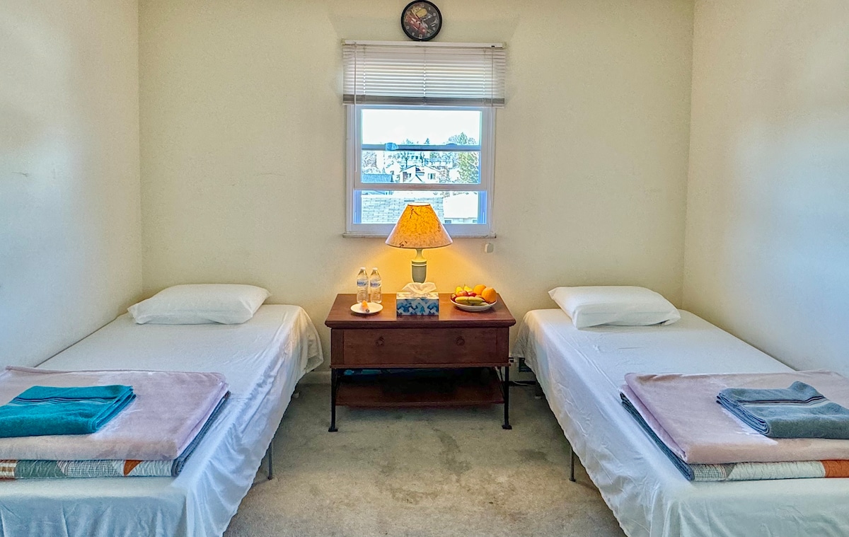 Cozy Room in Fort Lee