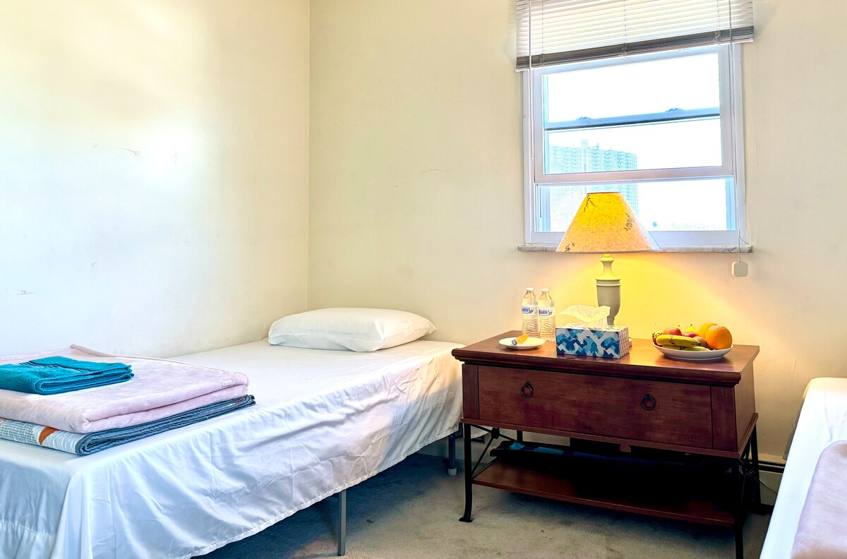 Cozy Room in Fort Lee