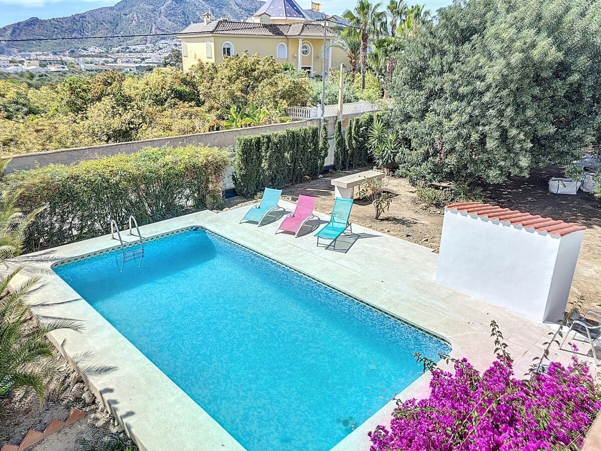 Très belle villa 6ch avec piscine et vue mer.