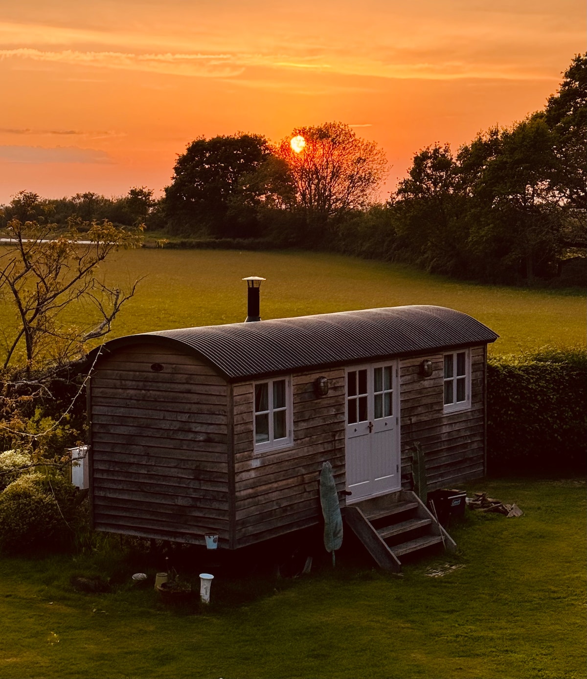Luxury shepherd’s hut in South Downs National Park