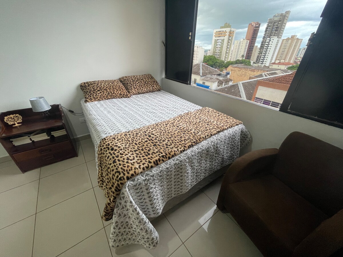 Quarto individual para mulher, no Centro