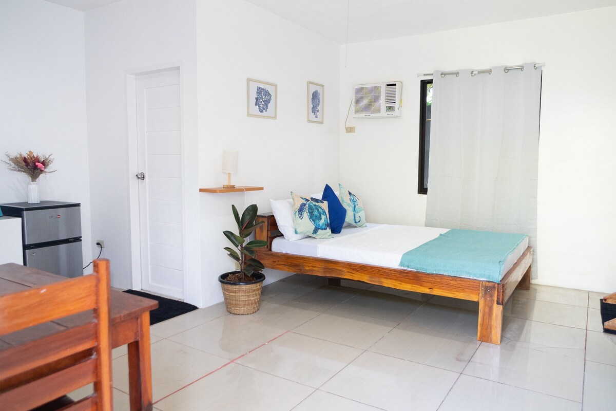 Siargao pool&villas  180Mbps, Central location