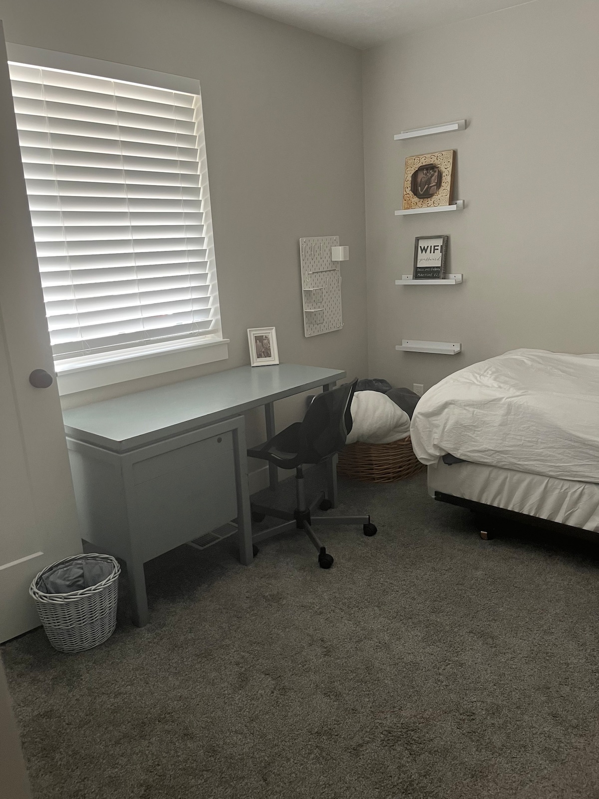 Cozy bedroom 1 (Twin bed) w/option for other rooms