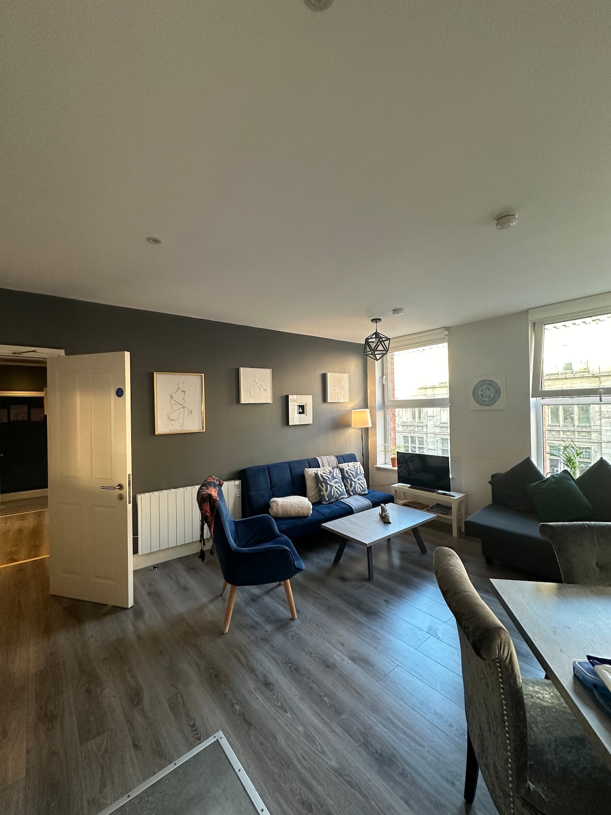 Spacious and central 2 bed apt