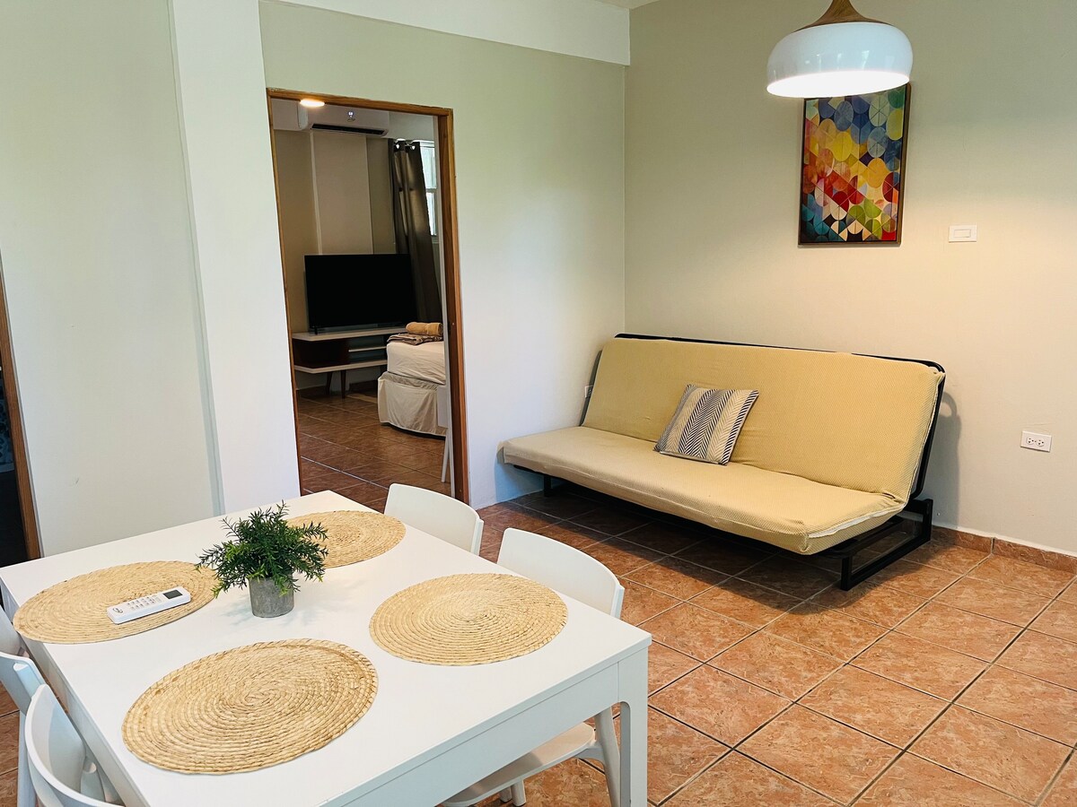 Tropical 1 Bedroom Apartment with Kitchen