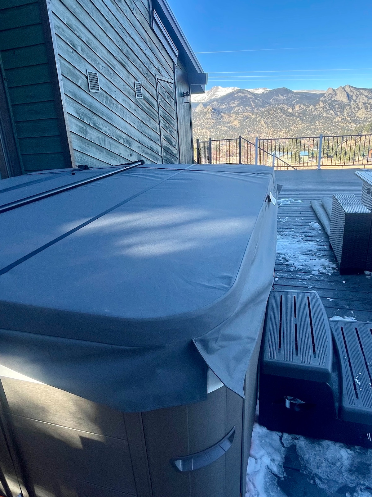 PARK VIEWS! / New Hot Tub! / Pet Friendly!