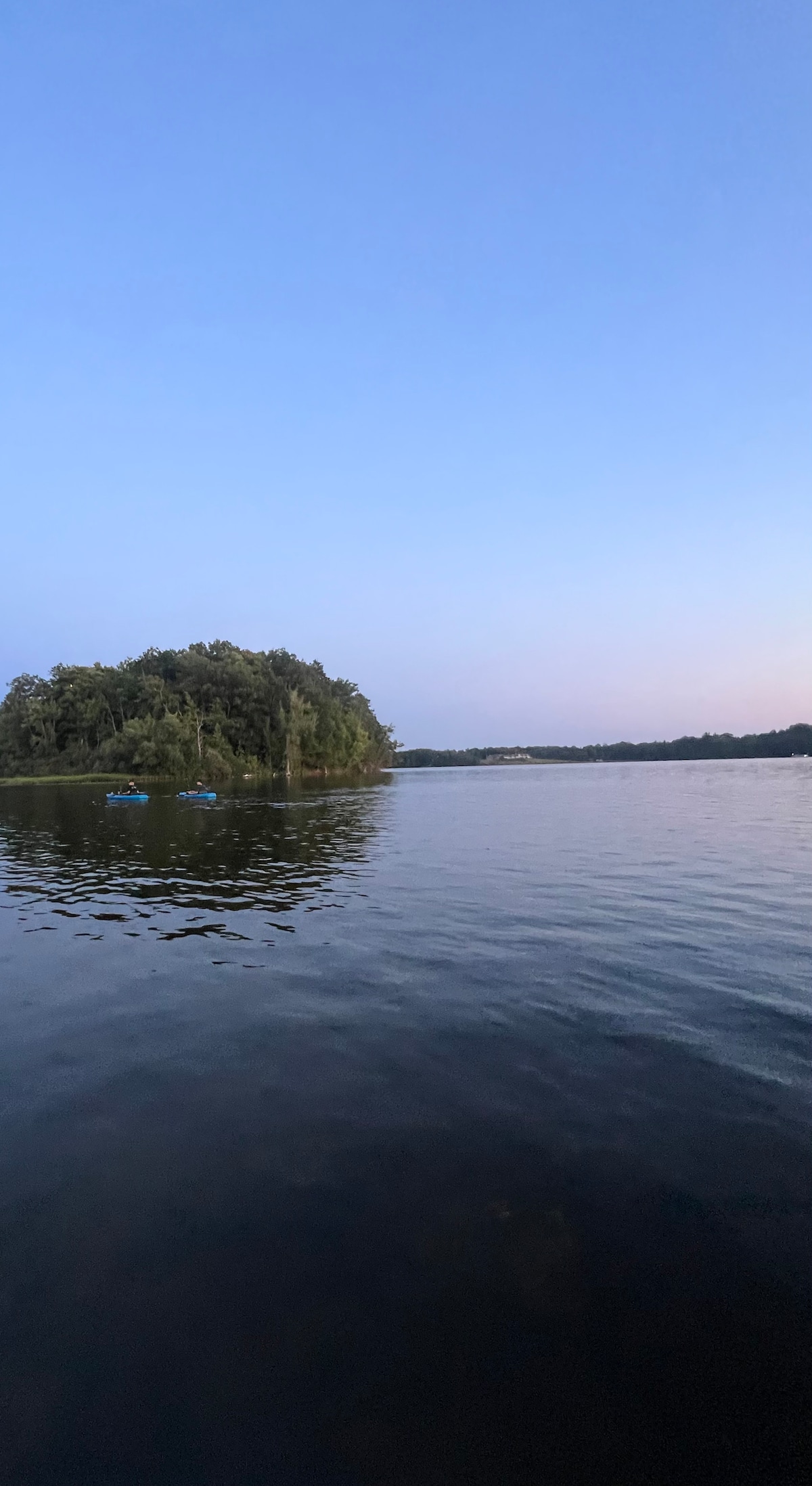 适合家庭入住的房源，可观赏鼠尾草湖的日落美景