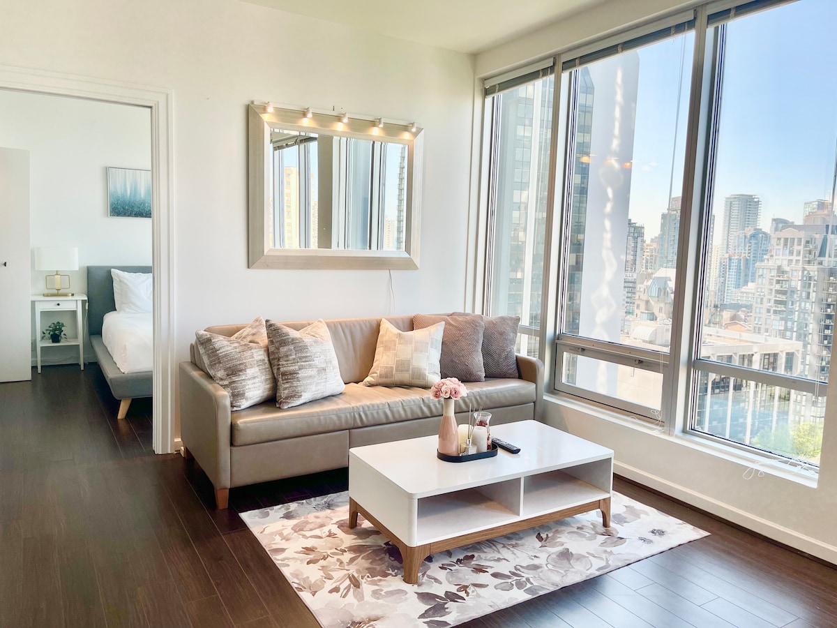 Elegant & Cozy Private Condo in Downtown Vancouver