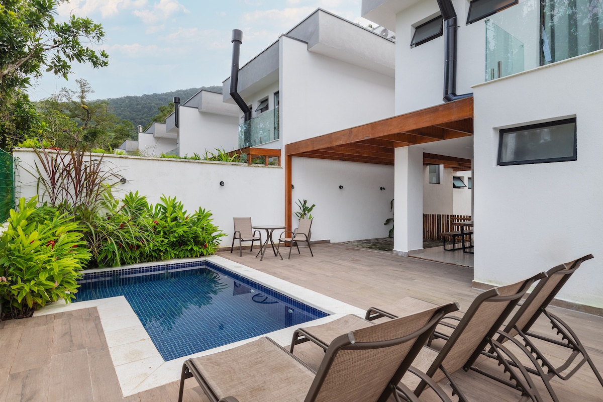 Casa c/piscina aquecida na Av da Praia em Maresias