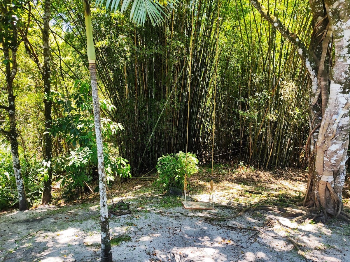 Casa com piscina e quiosque