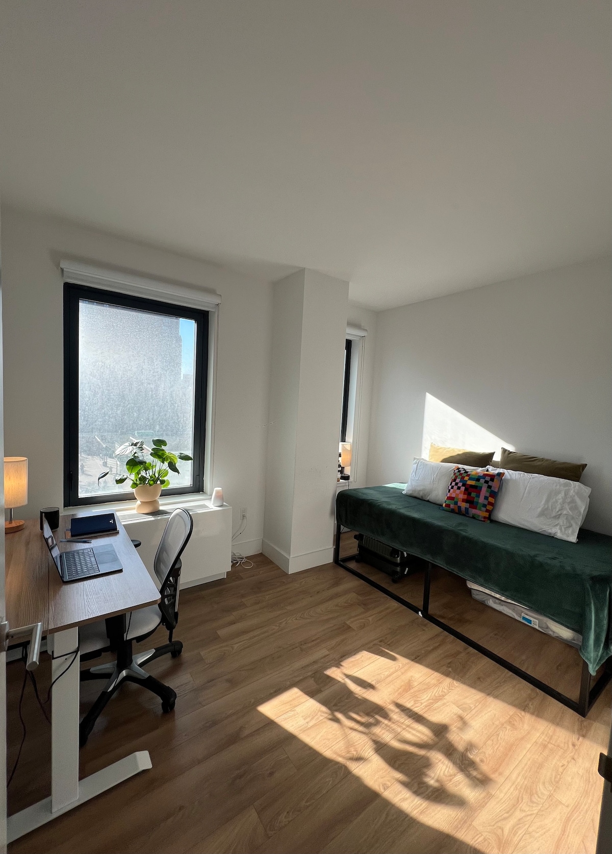曼哈顿阳光明媚的独立卧室-最佳位置