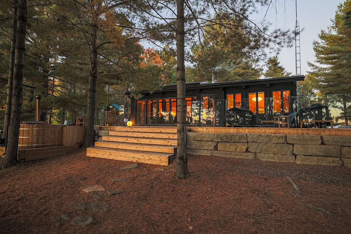 Midcentury cottage w/ hot tub | Pine Point on Kosh