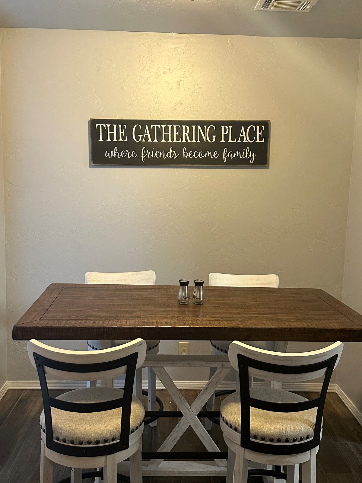 聚会广场（ The Gathering Place ）