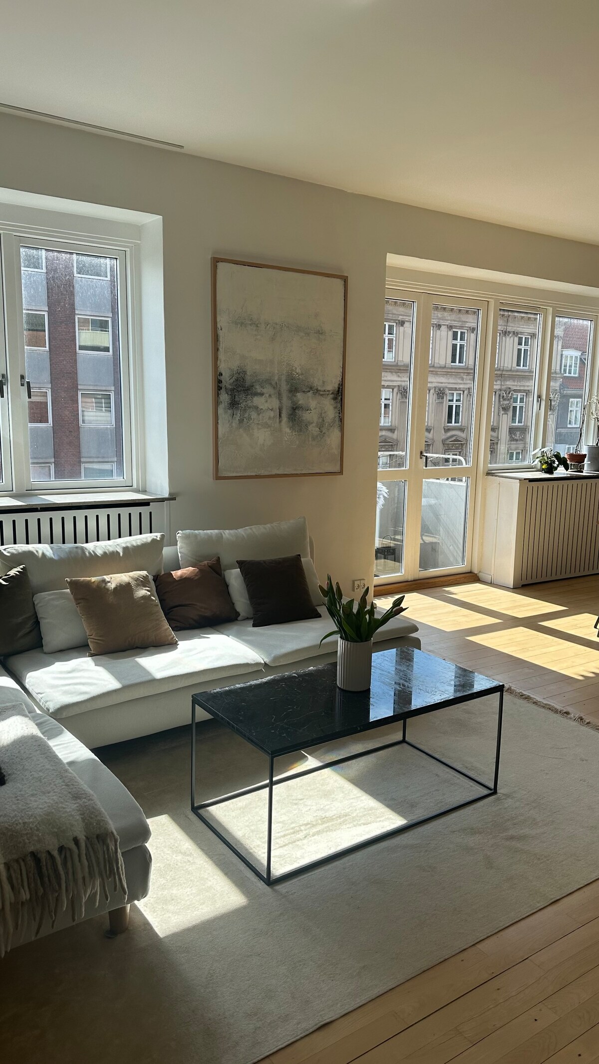 Modern flat in central Copenhagen w. 2 balconies